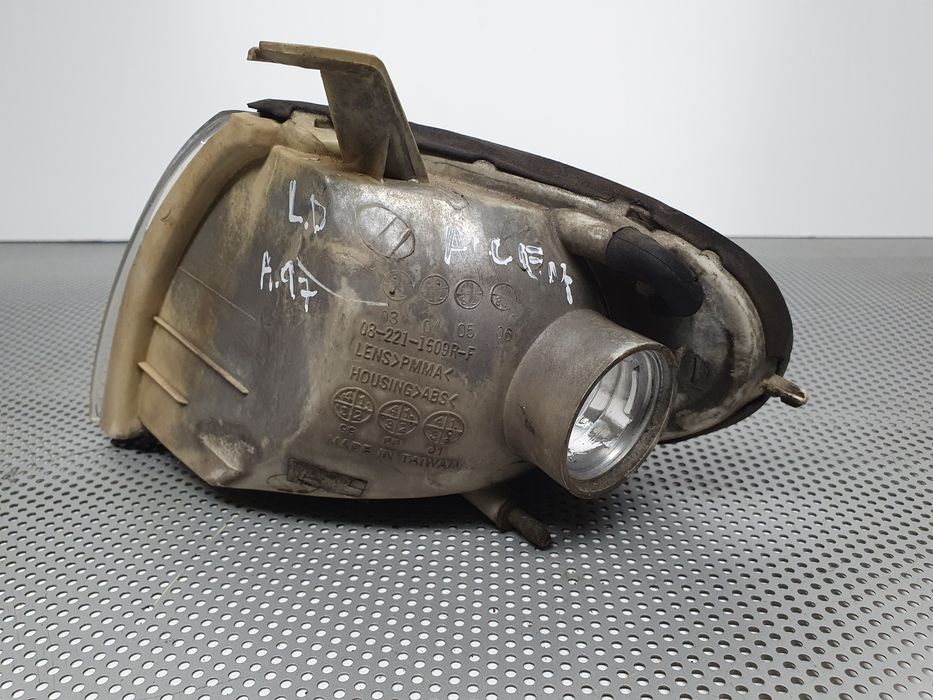 Pisca frente direito HYUNDAI Accent I (X3)