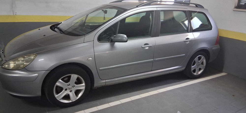 Vendo carrinha Peugeot 1.6 HdI com 215000km