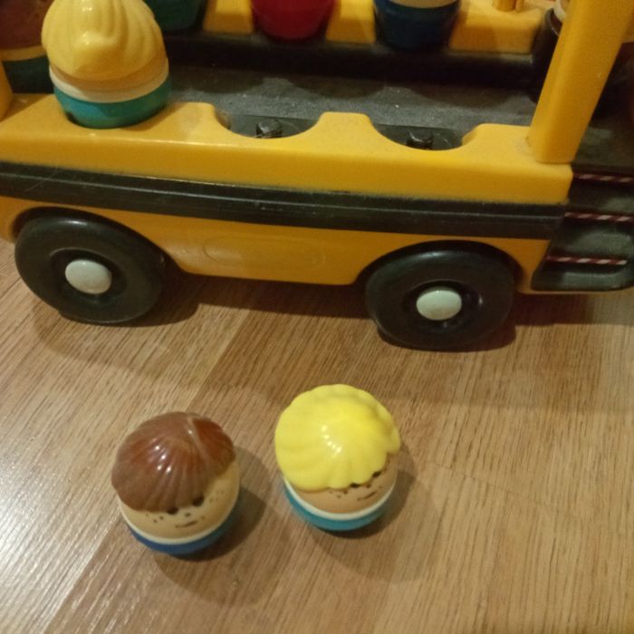 Автобус, шкільний автобус