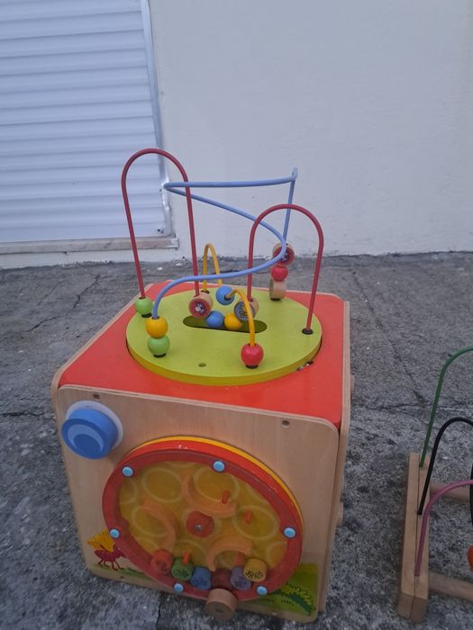 Vários brinquedos ikea de madeira