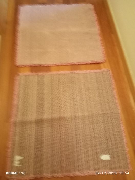 Tapetes quadrados de pelinho