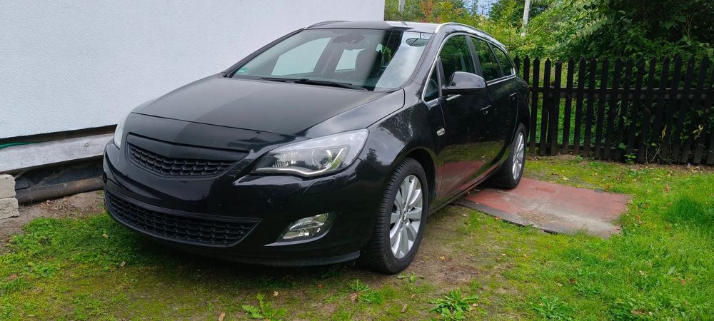 BMW Seria 5 Opel Astra J IV Kombi 1.7 CDTI Bi-Xenon AFL Półskóry 1.7 CDTI 125 KM