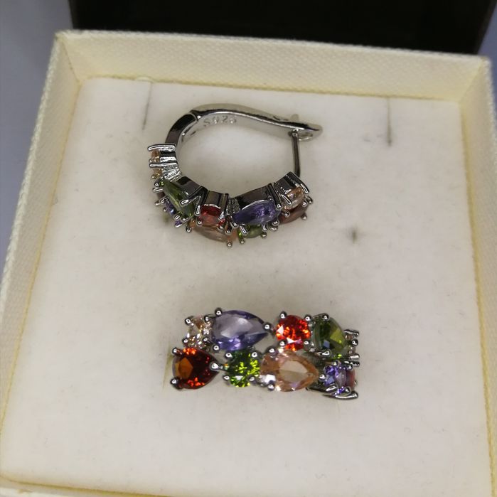 Nowe srebrne kolczyki z kolorowymi cyrkoniami