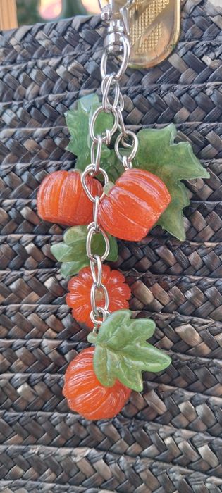 Bag charm artesanal abóbora Halloween