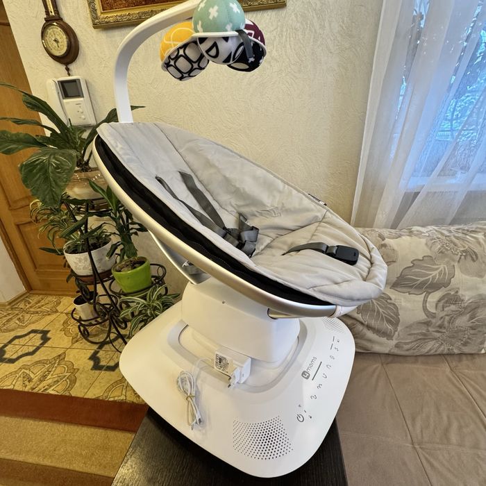 Крісло-гойдалка 4moms MamaRoo 5.0 (grey classic)