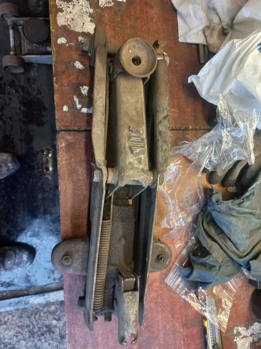 Домкрат подкатной и пневмотический