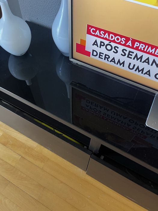 Movel ikea com vidro