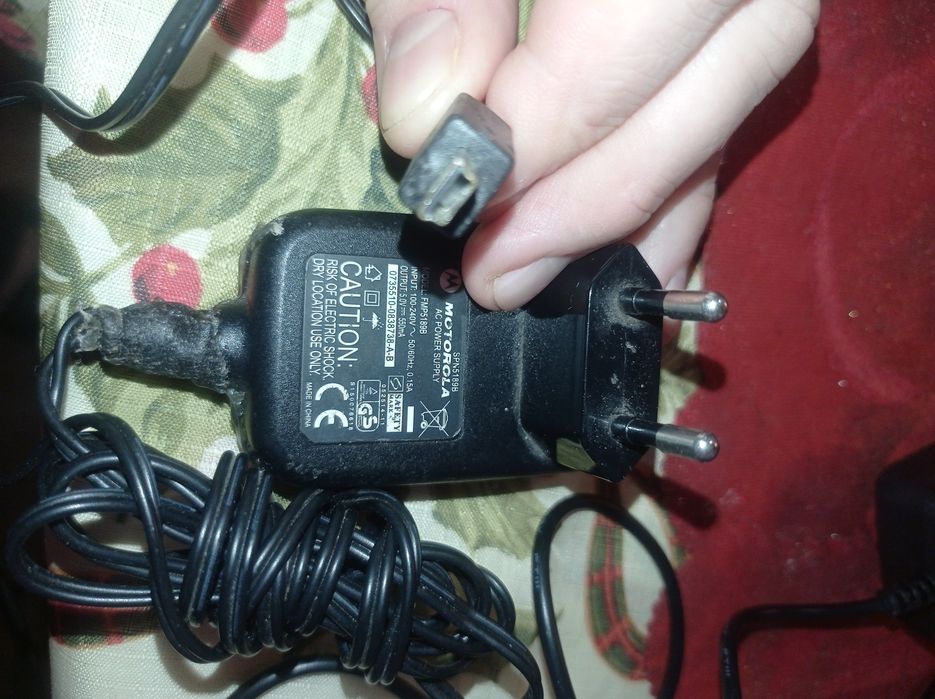 Зарядка Motorola для старого телефона