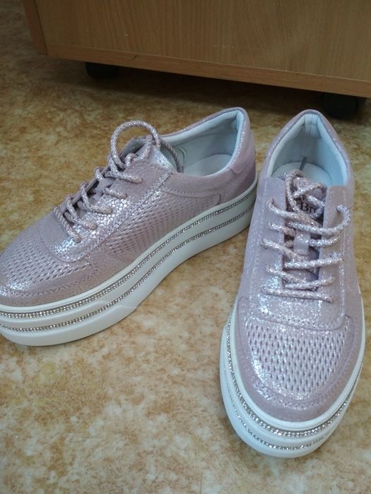 Кросівки перфорація, туфлі, лофери