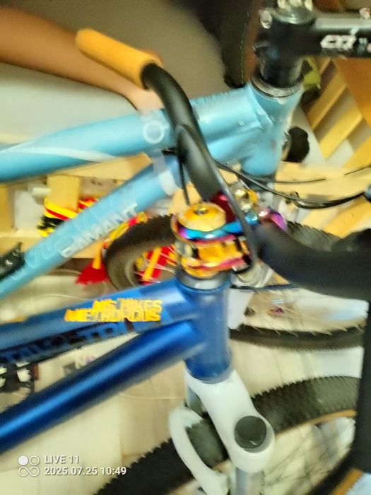 Metropolis 2 dirt bike