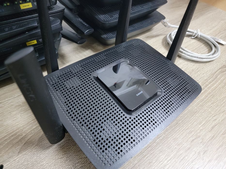 LINKSYS EA8300 AC2200 роутер Wi-Fi маршрутизатор 1Gb 2.4/5GHz MU-MIMO