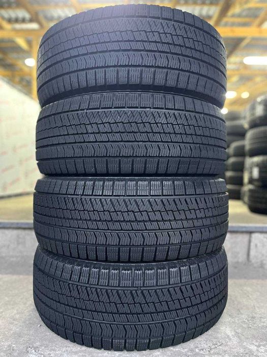 Шини вживані зимові 225/55 R17 BRIDGESTONE BLIZZAK VRX2