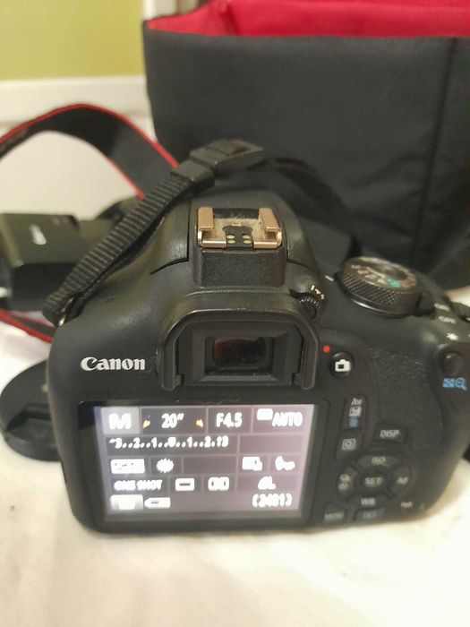 Máquina Canon EOS-2000D