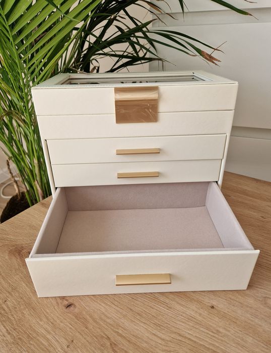 Nowy kuferek na biżuterię skórzany luksusowy nowy na prezent