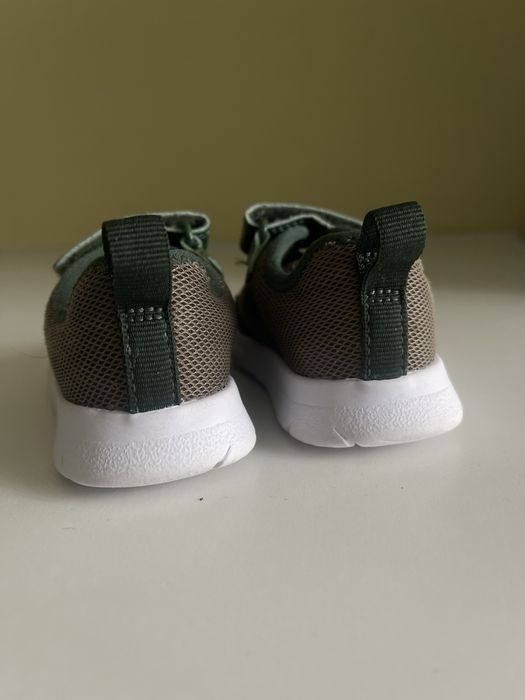 Дитячі кросівки Clarks 20 розмір