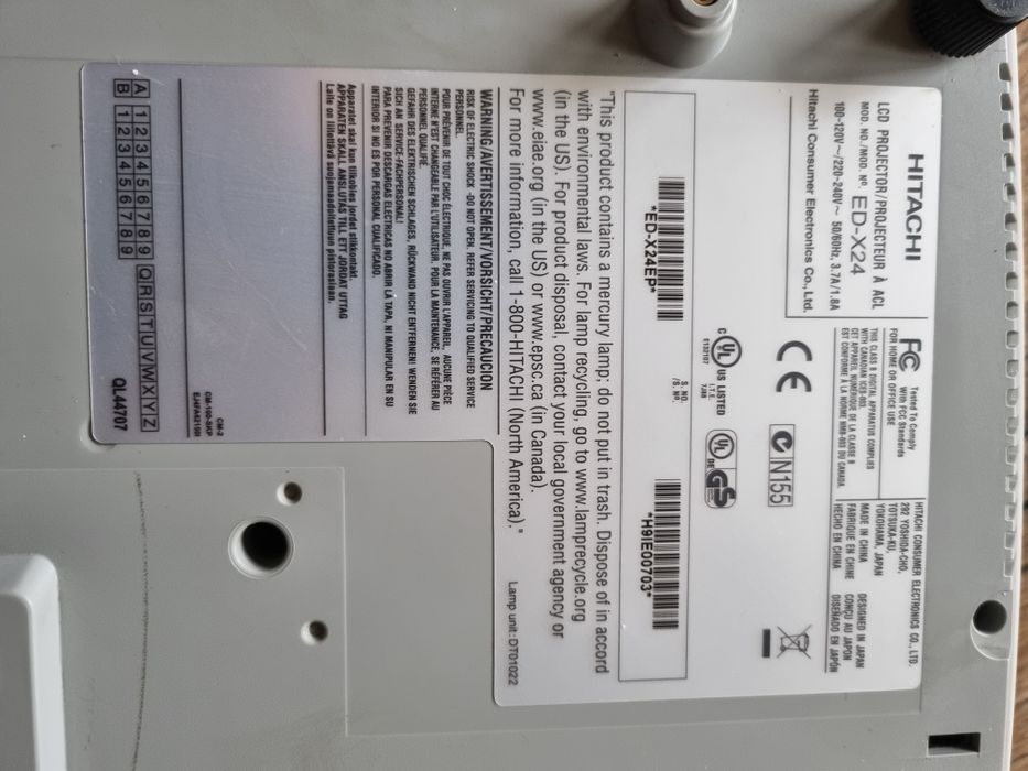 Projektor, epson H390B, hitachi ED-X24 . Cena za 3 sztuki.