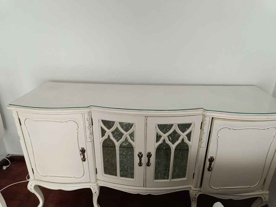 Móvel Queen Anne lacado