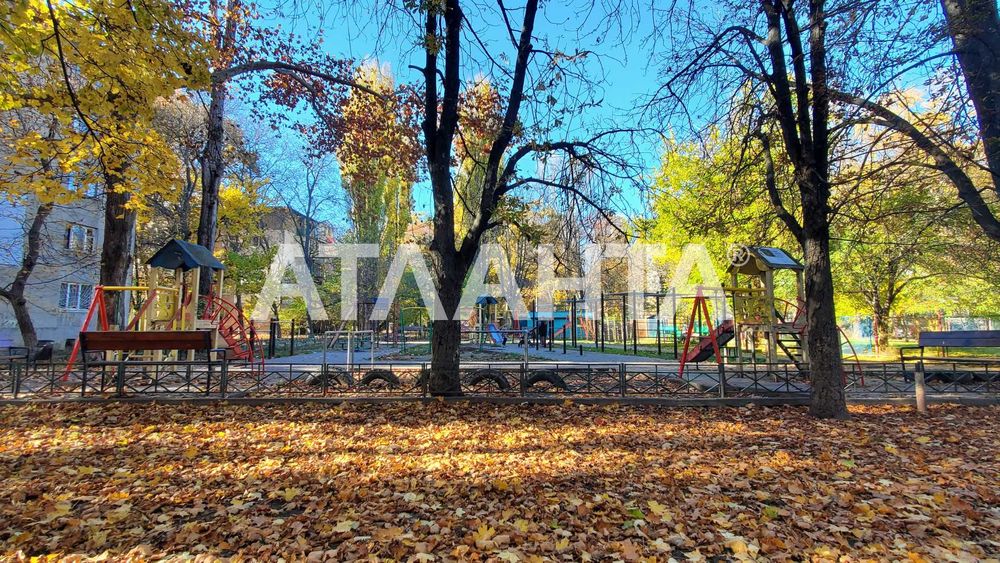 2-кімнатна квартира по вул. Івана та Юрія Лип (Гайдара) / Вишневського