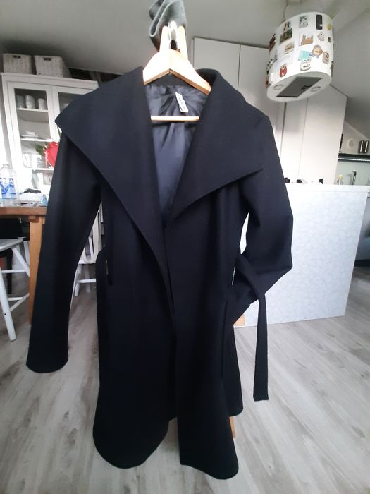 Czarny plaszcz r. S/M