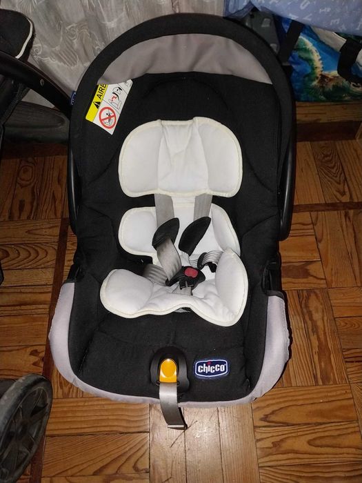 Carrinho de Bébé e Ovo + Isofix (CHICCO)