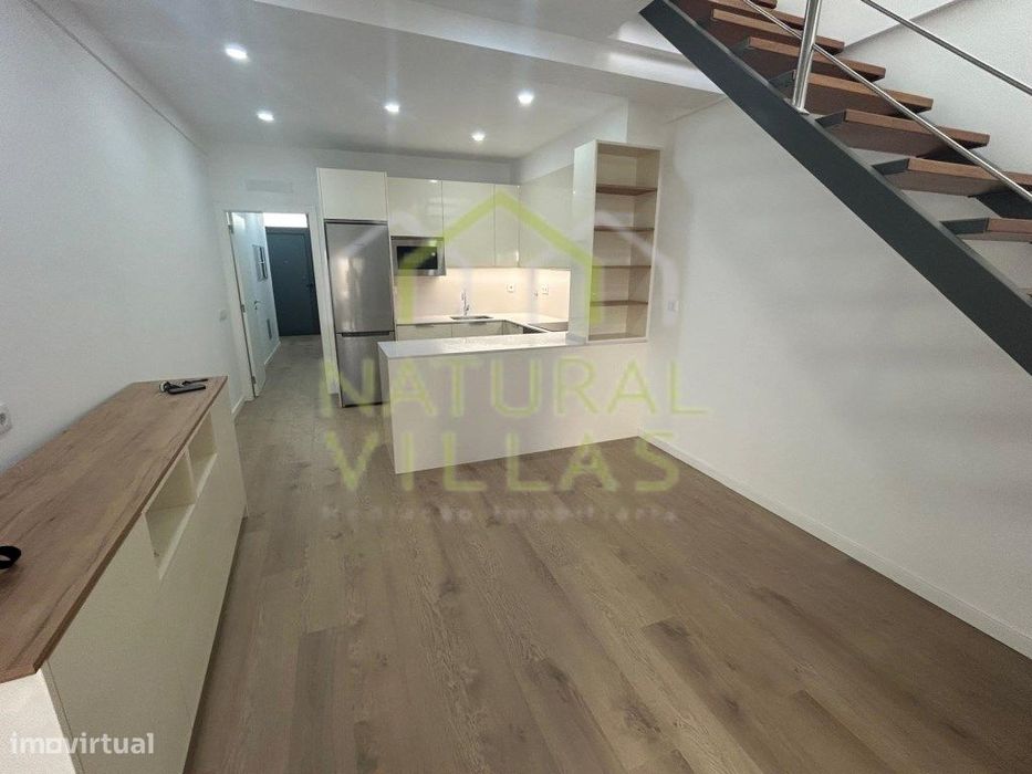 Moradia em Banda T2 Moderna junto à Baixa de Faro
