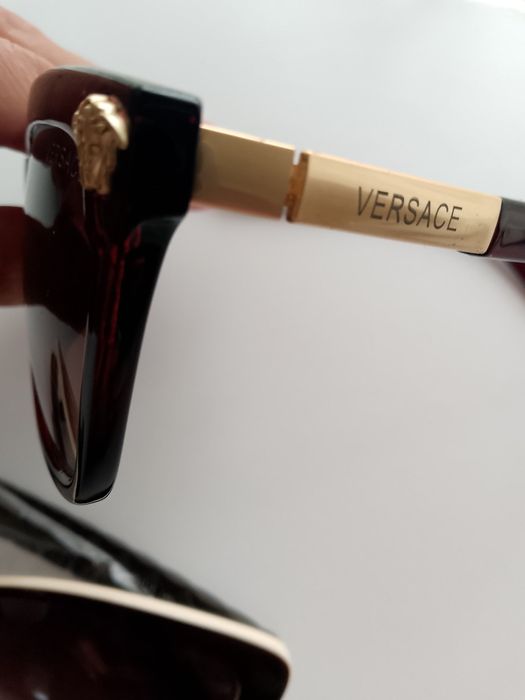 Сонцезахиахисні окуляри Chanel i Versace