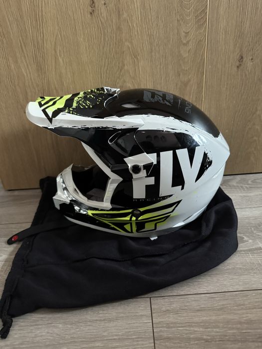 Kask firmy FLY.