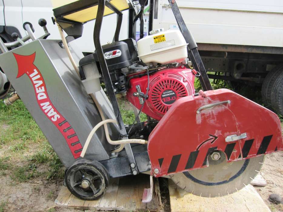 Fresadora/Maquina cortar/serrar pavimento quase nova,Stone,motor Honda