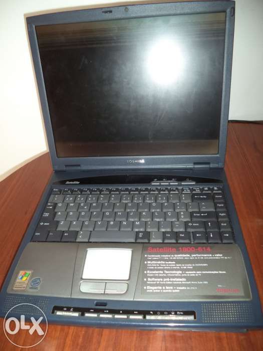 Portátil Toshiba Satellite antigo