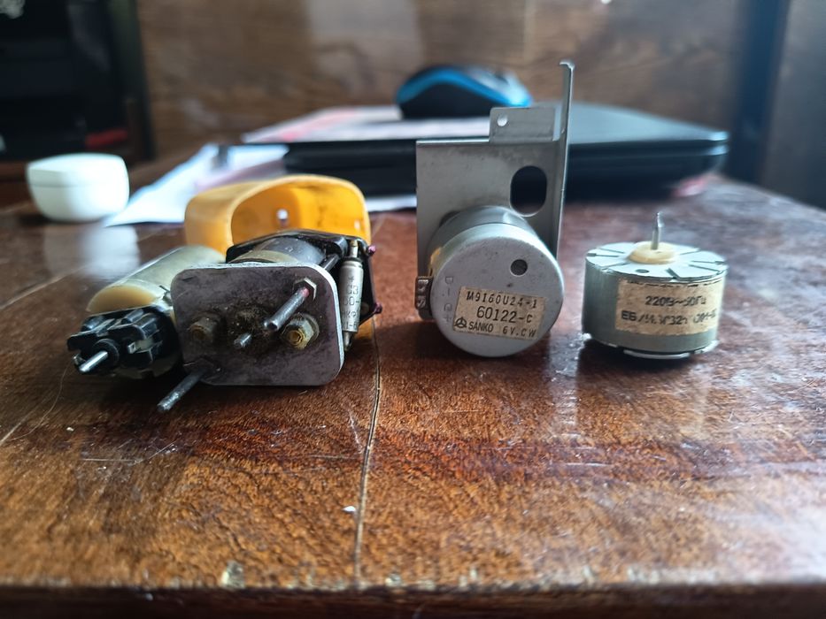 Электромоторчики маленькие: М9160, ЕВУМ303211001-00ДП