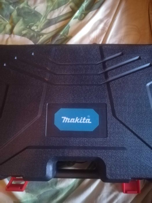 Набор інструментів Makita - болгарка, дрель, шуруповерта.