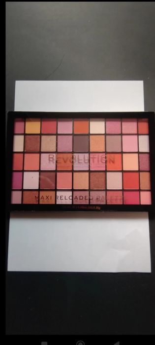 Makeup Revolution Maxi Reloaded - Big Big Love 45 cieni