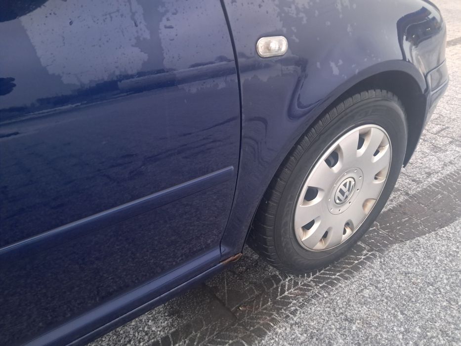 Błotnik prawy VW BORA LB5N