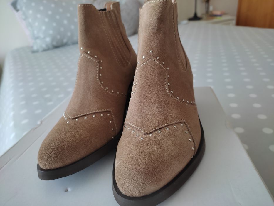 Botins camurça Taupe NOVOS