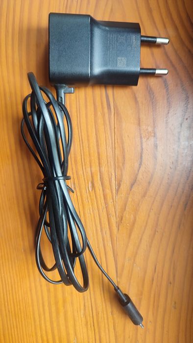 Зарядное устройство Nokia AC-20E