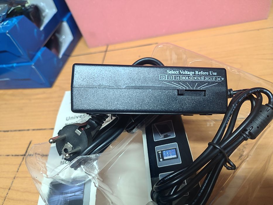 Adaptador Universal - 90W