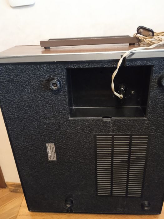 Магнітофон Комета 209 в робочому стані.