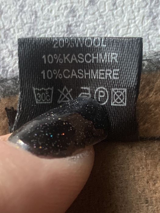 Piękny  viskozowy szal  z dodatkiem kaszmiru