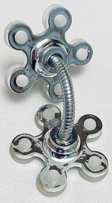 Подставка держатель для телефона на силиконовой липучке в автомобиль