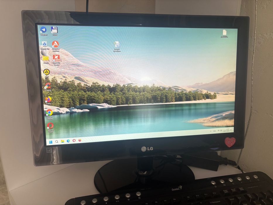 Компʼютер , монітор, в гарному стані