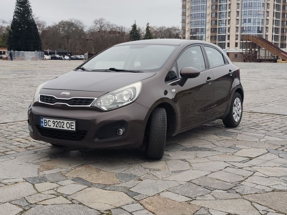 Продам KIA Rio 2012 газ-бензин