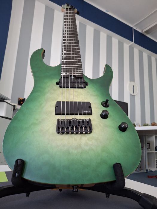 Harley Benton Amarok-BT EGNT Quilted Burst 7 
13