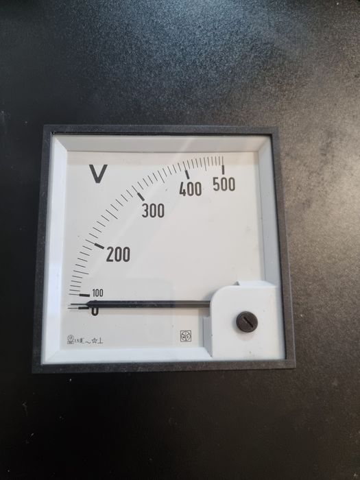 Elektronika. Woltomierz.