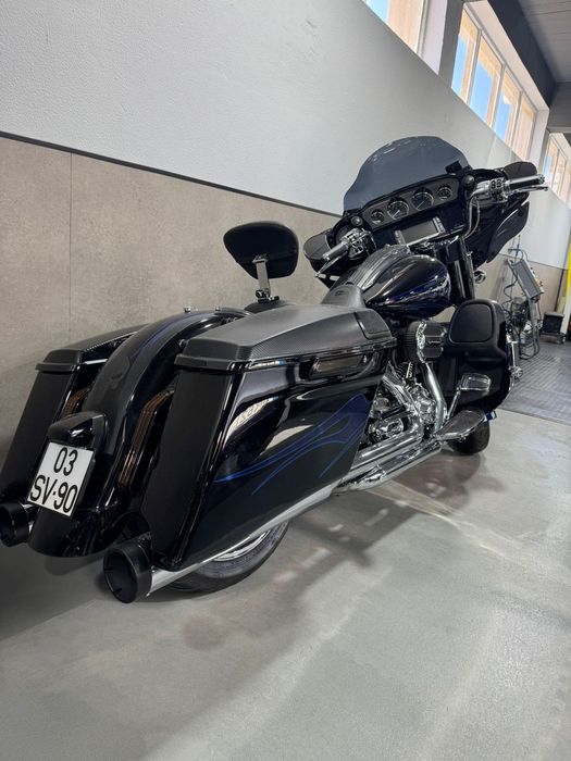Harley-Davidson FLHXS CVO Street Glide FLHXS