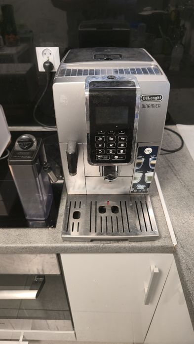 Ekspres Ciśnieniowy Delonghi Dinamica