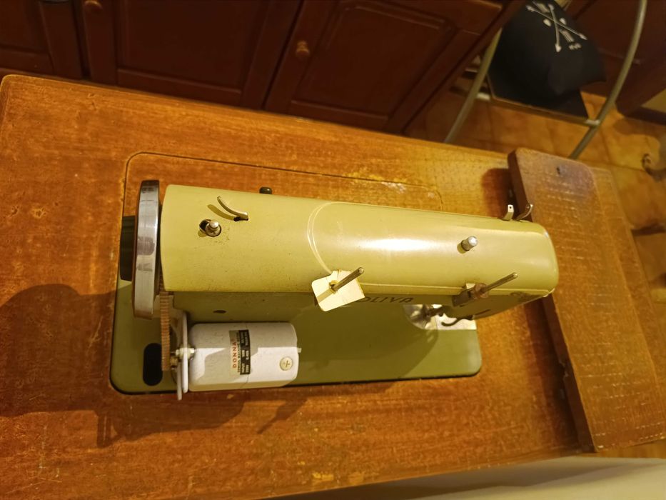 Máquina de costura Oliva