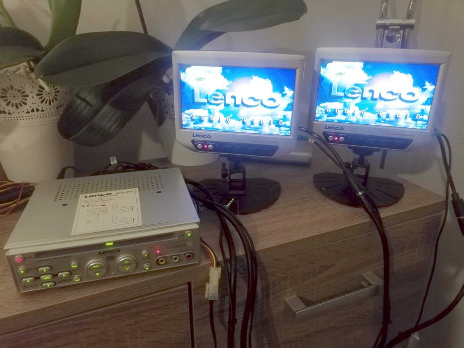 DVD z dwoma monitorami  LENCO DVD Player 205