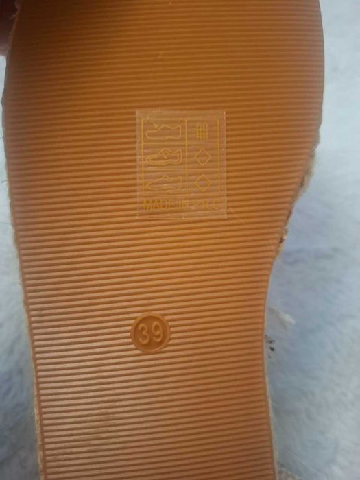 Nowe tęczowe wiązane espadryle, ideal Shoes rozmiar 39