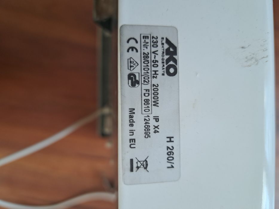 Grzejnik ścienny termowentylator AKO 2000 W  H 260/1  IPX4