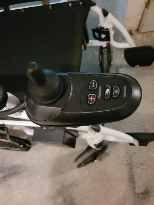 Wózek  elektryczny . Inwalidzki.